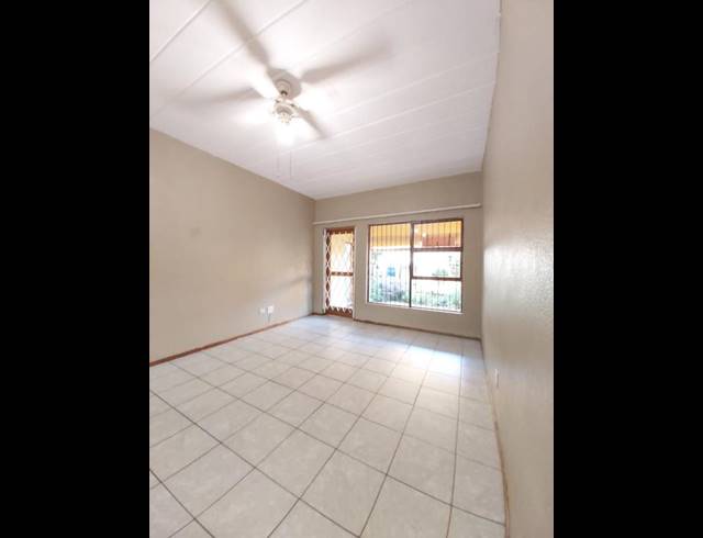 0 BEDROOM APARTMENT FOR SALE IN SUNDOWNER